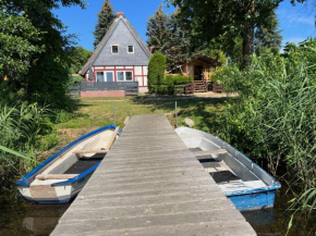 Haus am See mit Steg, Boot, Kamin und Sauna - Mecklenburgische Seenplatte Blankensee
